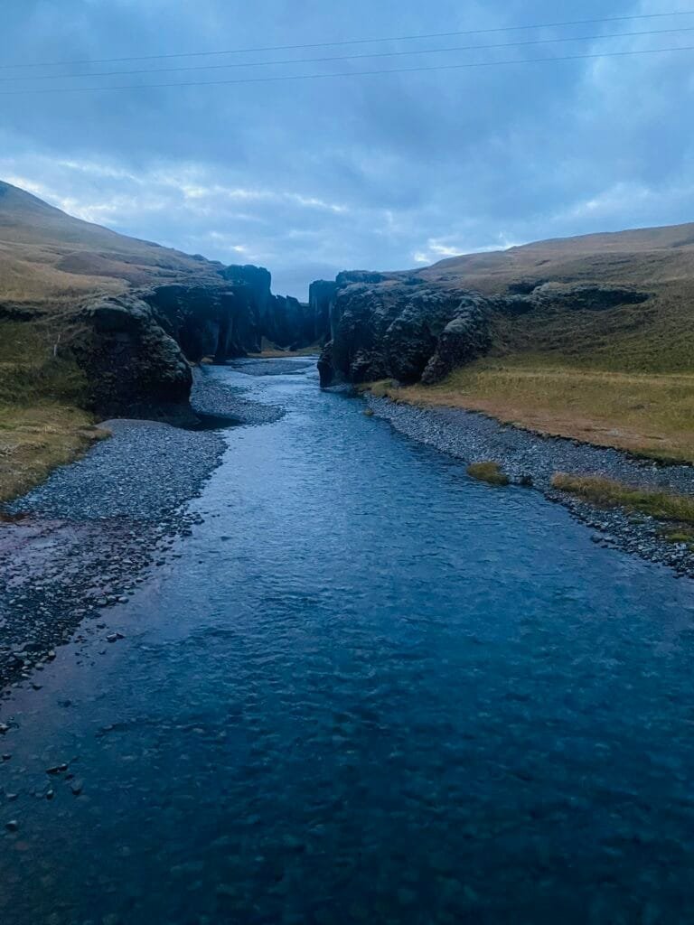 Fjaðrárgljúfur, viaggio on the road in Islanda